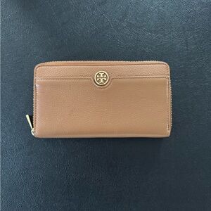 Tory Burch Continental Leather Zip Around Wallet in Mouse